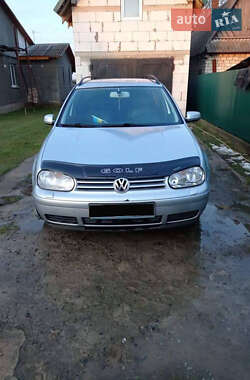 Универсал Volkswagen Golf 2002 в Шацке