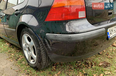 Хэтчбек Volkswagen Golf 2001 в Житомире