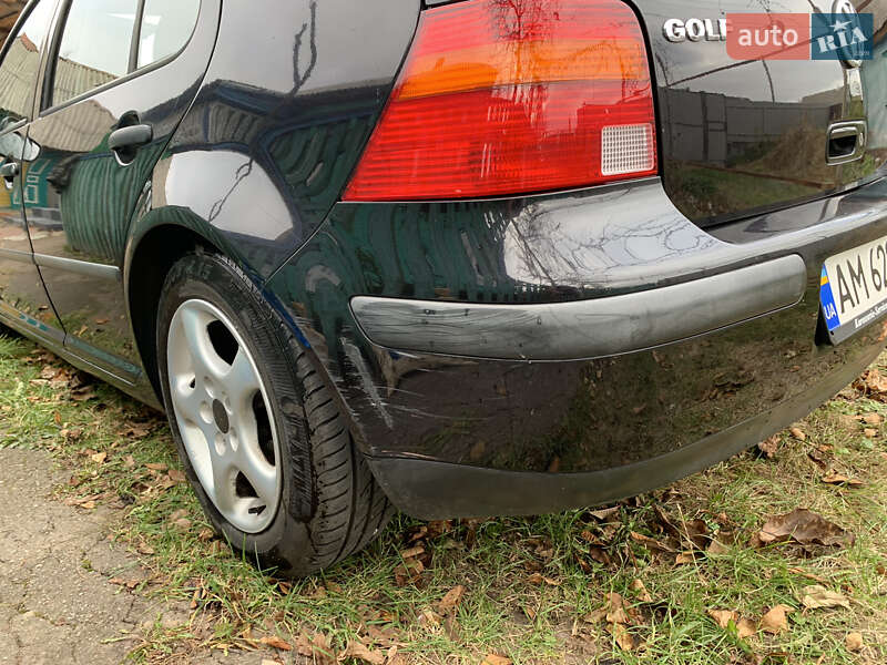Хэтчбек Volkswagen Golf 2001 в Житомире