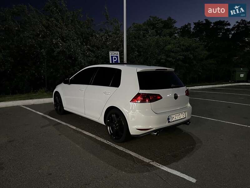Хетчбек Volkswagen Golf 2014 в Одесі