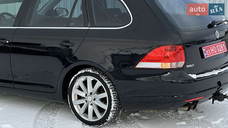 Універсал Volkswagen Golf 2009 в Самборі