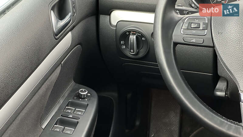 Універсал Volkswagen Golf 2009 в Самборі