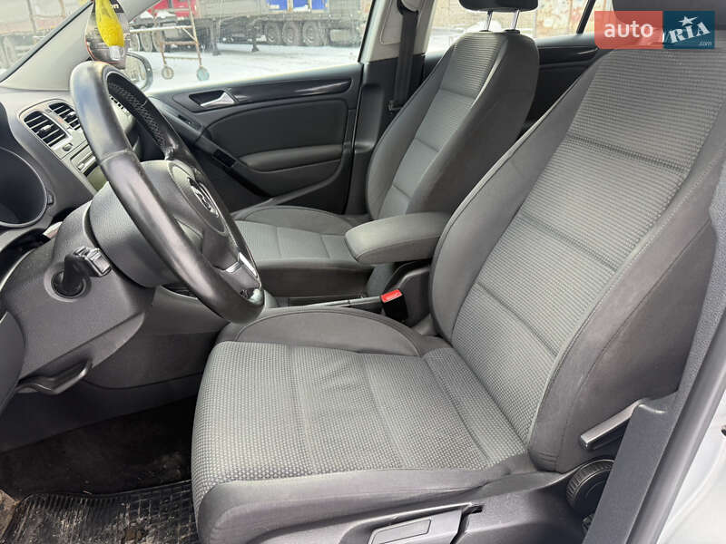 Хетчбек Volkswagen Golf 2010 в Вінниці