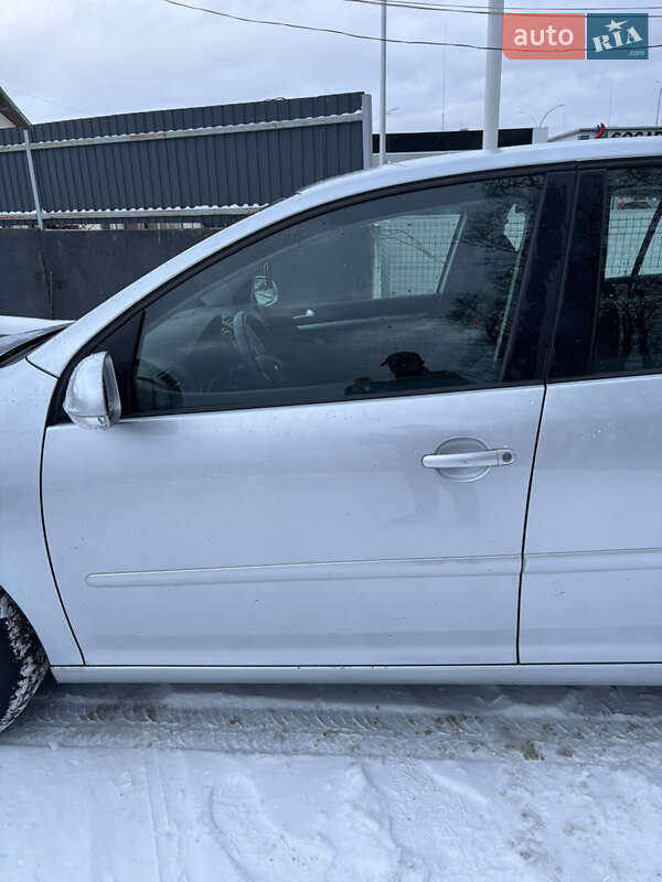 Хэтчбек Volkswagen Golf 2007 в Львове