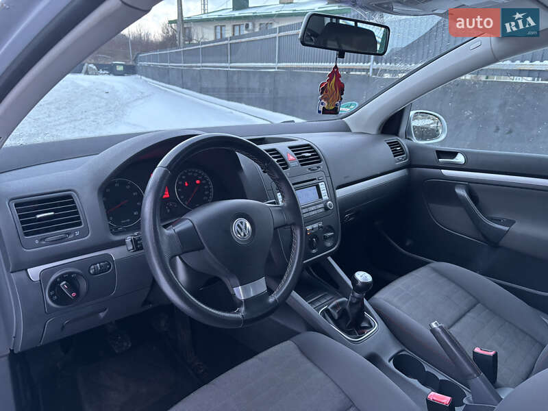 Хэтчбек Volkswagen Golf 2007 в Львове