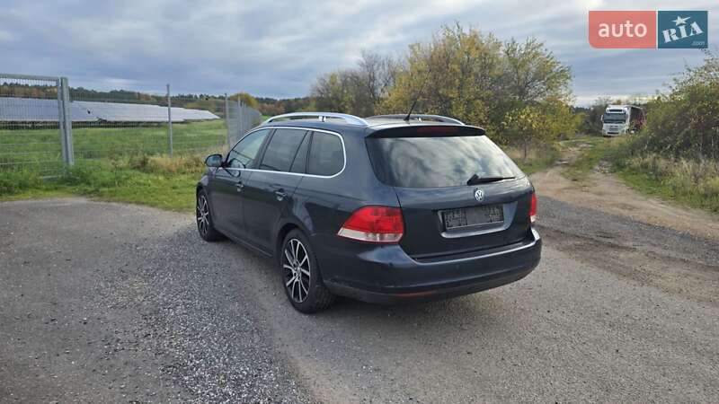 Универсал Volkswagen Golf 2009 в Светловодске