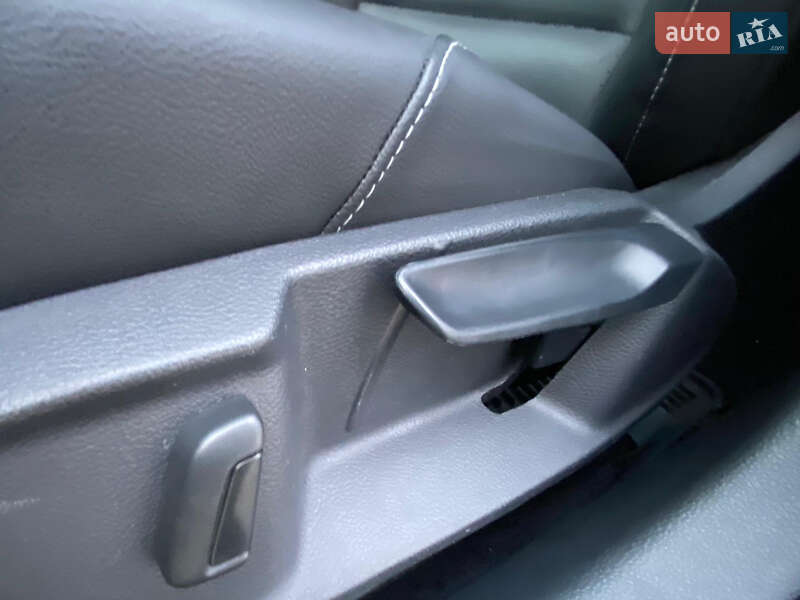 Універсал Volkswagen Golf 2017 в Рівному