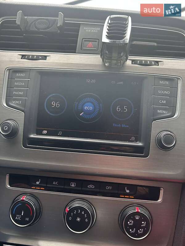 Хетчбек Volkswagen Golf 2016 в Городку