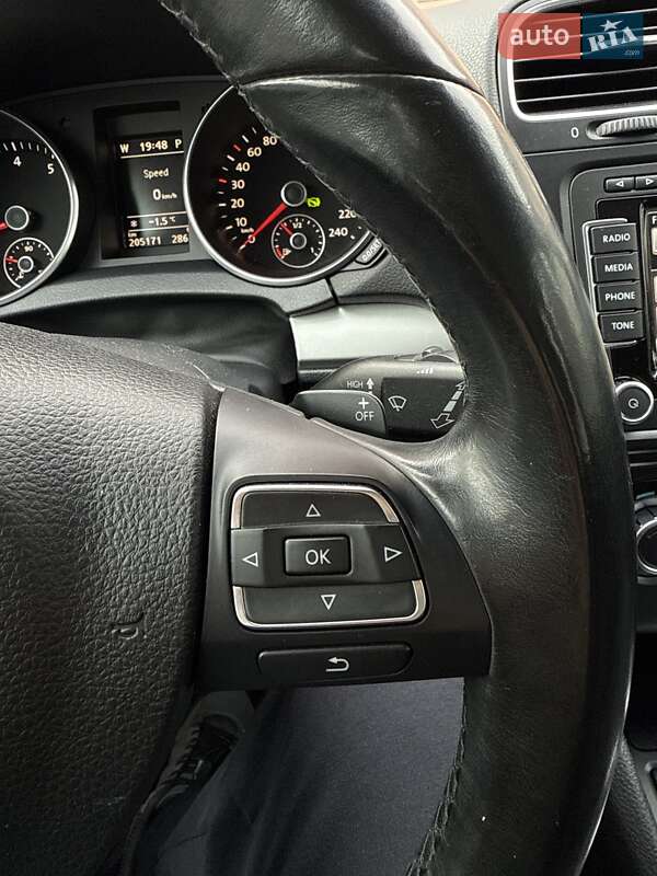 Хетчбек Volkswagen Golf 2010 в Ужгороді