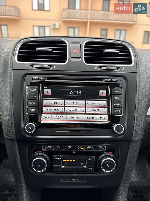 Хетчбек Volkswagen Golf 2010 в Ужгороді