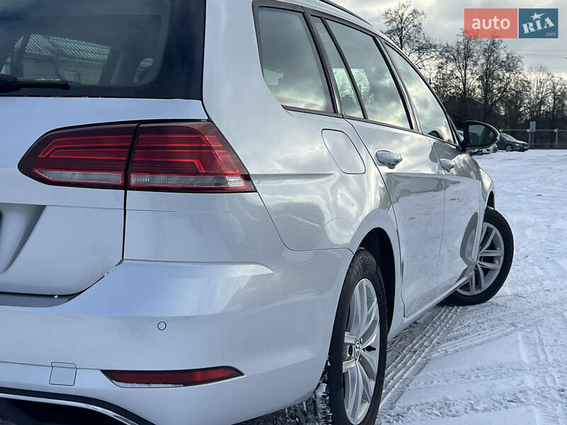 Универсал Volkswagen Golf 2019 в Луцке