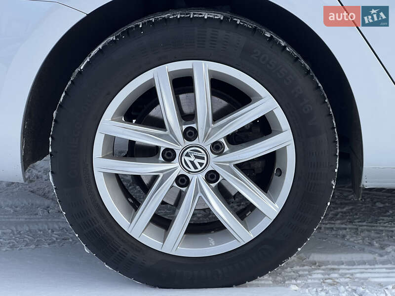 Универсал Volkswagen Golf 2019 в Луцке