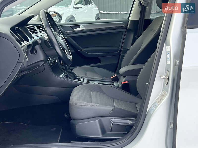 Универсал Volkswagen Golf 2019 в Луцке