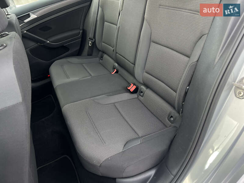 Универсал Volkswagen Golf 2019 в Луцке