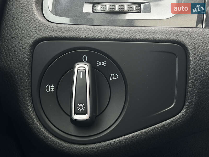 Универсал Volkswagen Golf 2019 в Луцке