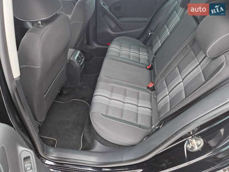 Хэтчбек Volkswagen Golf 2012 в Мукачево