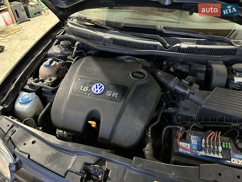 Хэтчбек Volkswagen Golf 2003 в Бучаче