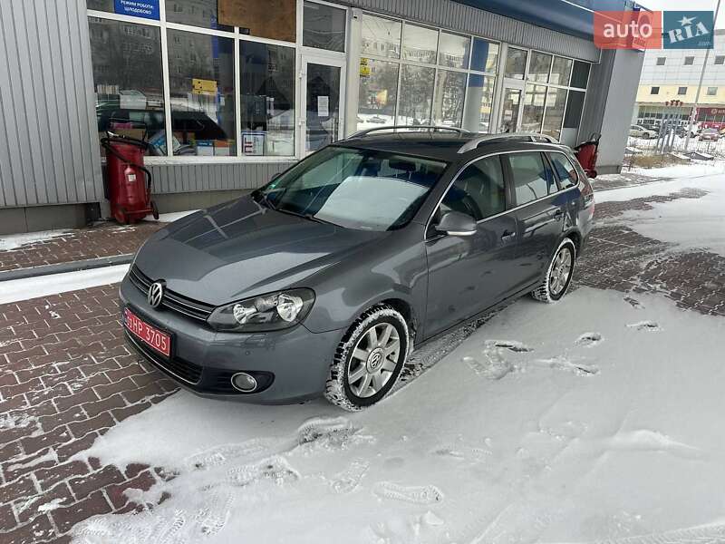 Універсал Volkswagen Golf 2010 в Сумах