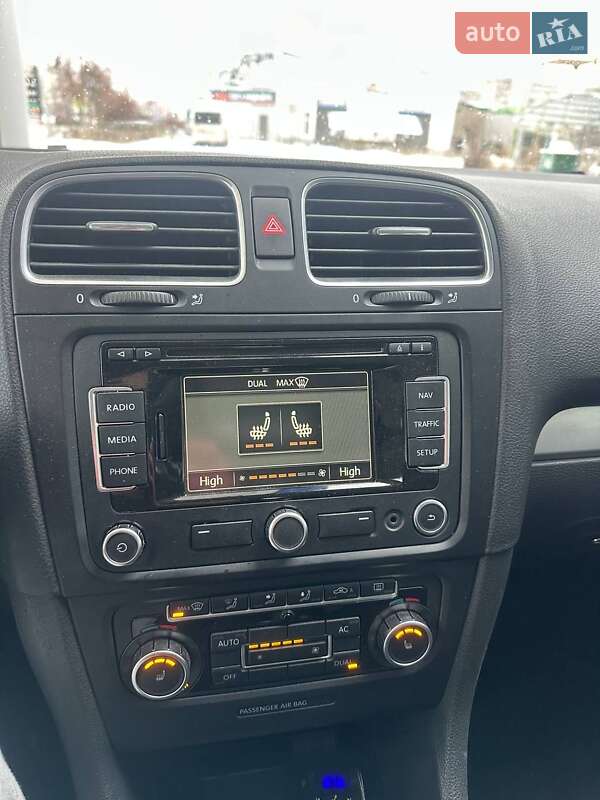 Універсал Volkswagen Golf 2010 в Сумах