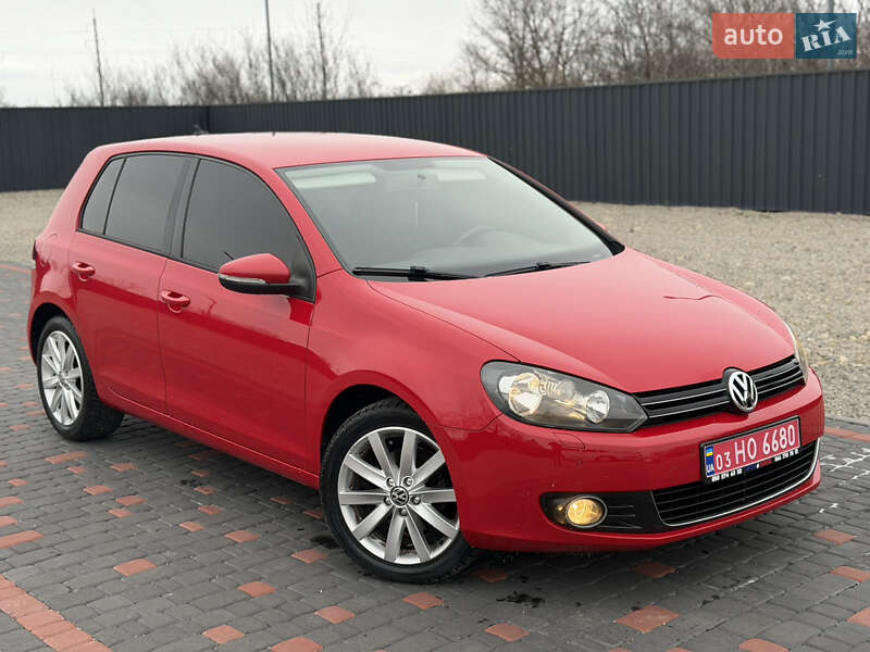 Хэтчбек Volkswagen Golf 2010 в Берегово