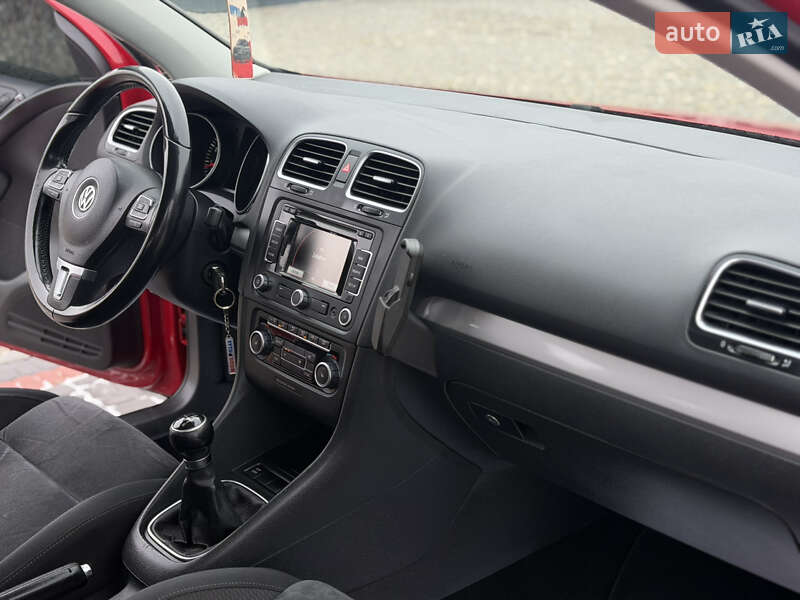 Хэтчбек Volkswagen Golf 2010 в Берегово
