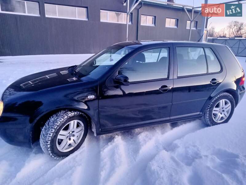 Хетчбек Volkswagen Golf 2003 в Тернополі