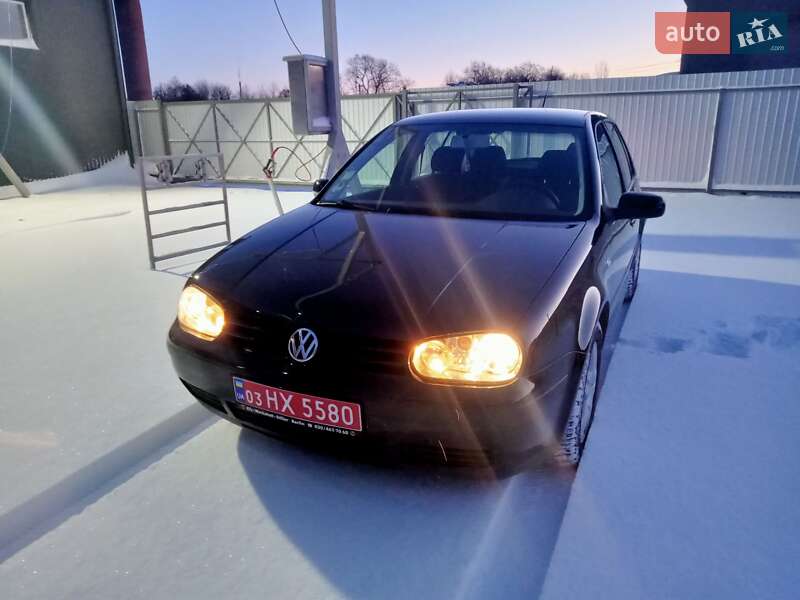 Хетчбек Volkswagen Golf 2003 в Тернополі