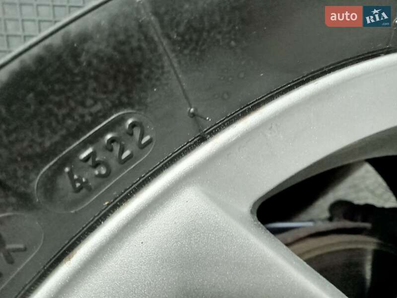 Хетчбек Volkswagen Golf 2003 в Тернополі