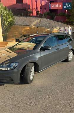 Универсал Volkswagen Golf 2018 в Ровно