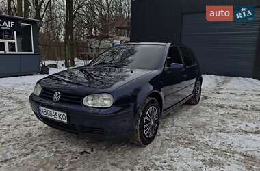 Хэтчбек Volkswagen Golf 2001 в Виннице