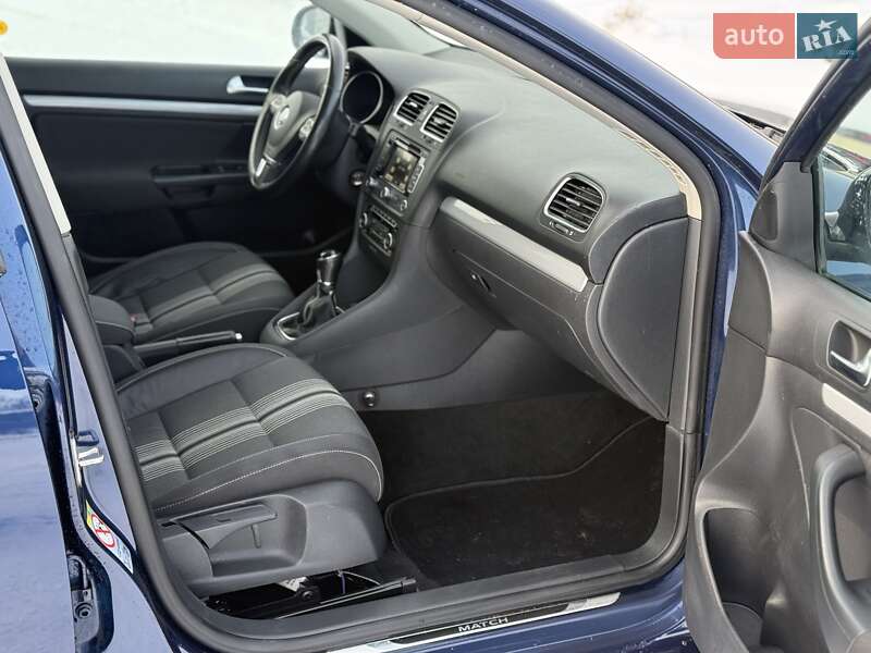 Универсал Volkswagen Golf 2012 в Сарнах