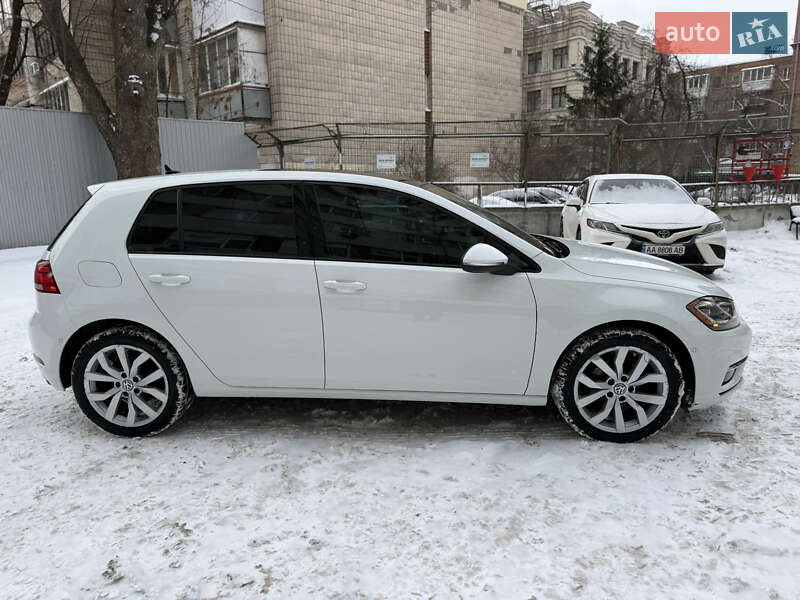 Хетчбек Volkswagen Golf 2018 в Києві