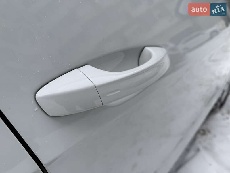 Хетчбек Volkswagen Golf 2018 в Києві