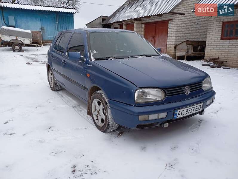Хетчбек Volkswagen Golf 1996 в Горохові