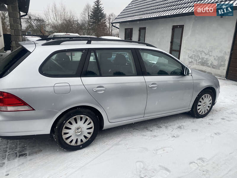 Універсал Volkswagen Golf 2009 в Любомлі