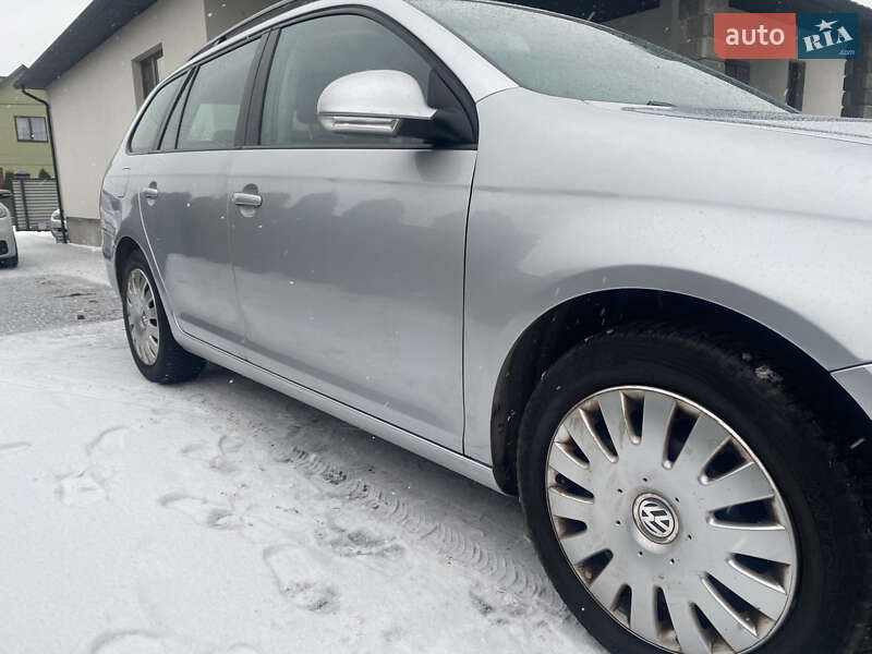 Універсал Volkswagen Golf 2009 в Любомлі