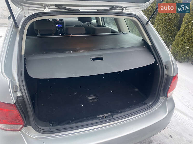 Універсал Volkswagen Golf 2009 в Любомлі