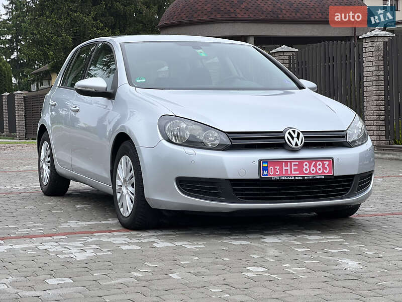 Хэтчбек Volkswagen Golf 2009 в Староконстантинове
