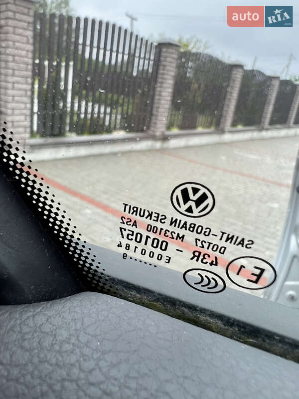 Хэтчбек Volkswagen Golf 2009 в Староконстантинове