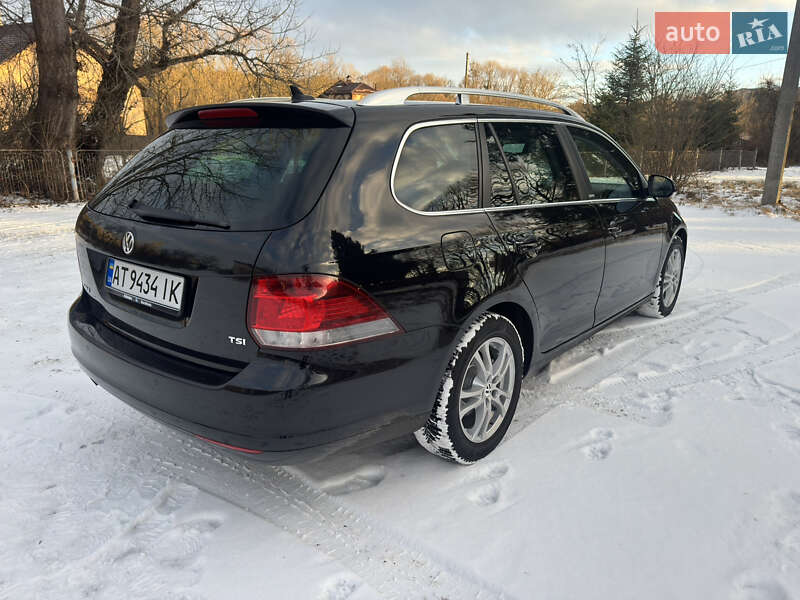 Универсал Volkswagen Golf 2012 в Калуше