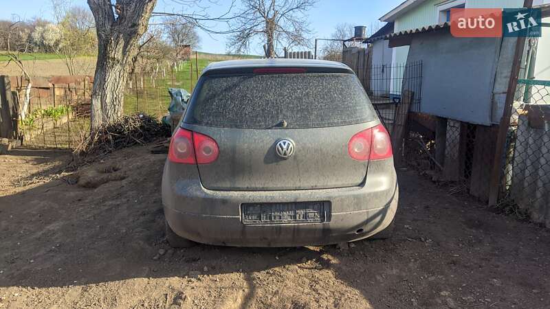 Хетчбек Volkswagen Golf 2004 в Рівному