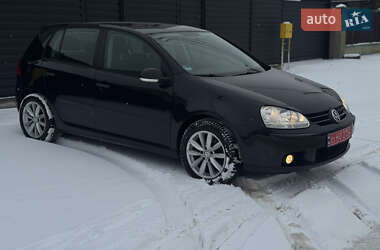 Хэтчбек Volkswagen Golf 2006 в Киеве