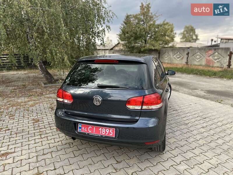 Хетчбек Volkswagen Golf 2011 в Стрию