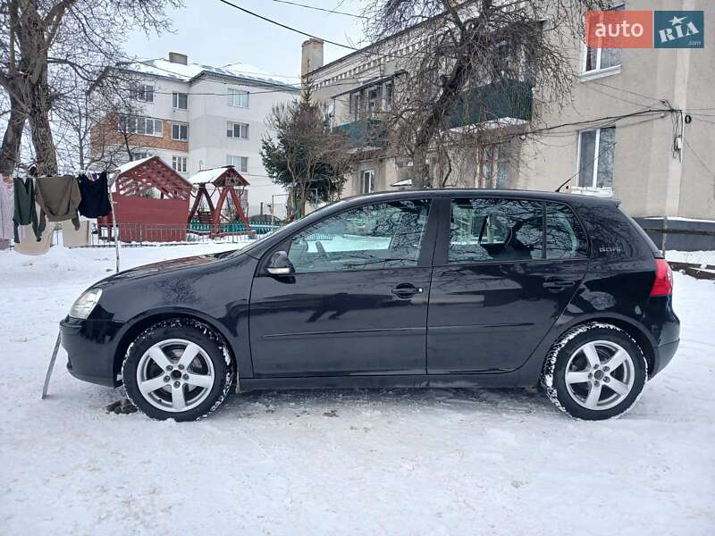 Хетчбек Volkswagen Golf 2006 в Тернополі
