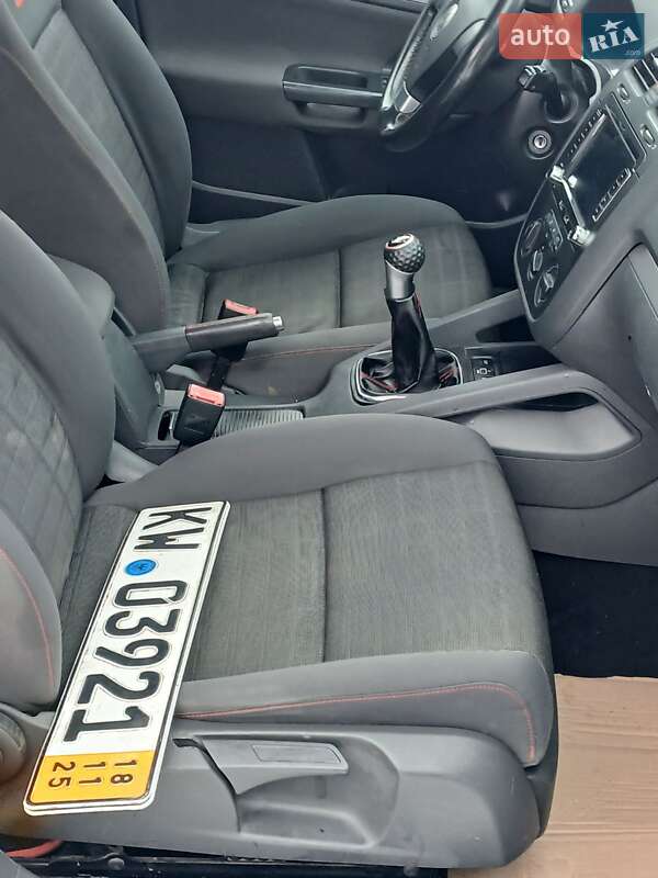 Хетчбек Volkswagen Golf 2006 в Тернополі