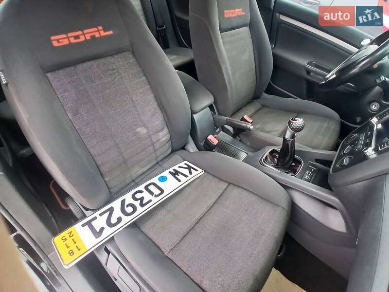 Хетчбек Volkswagen Golf 2006 в Тернополі