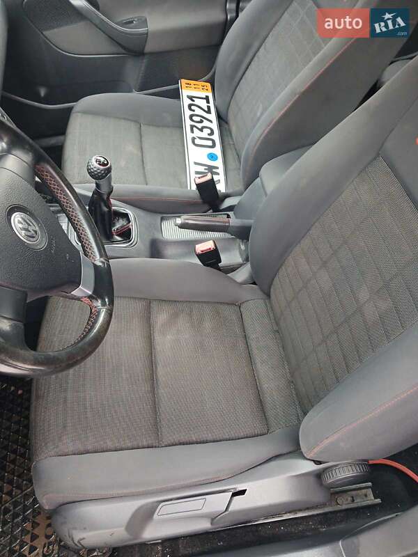 Хетчбек Volkswagen Golf 2006 в Тернополі