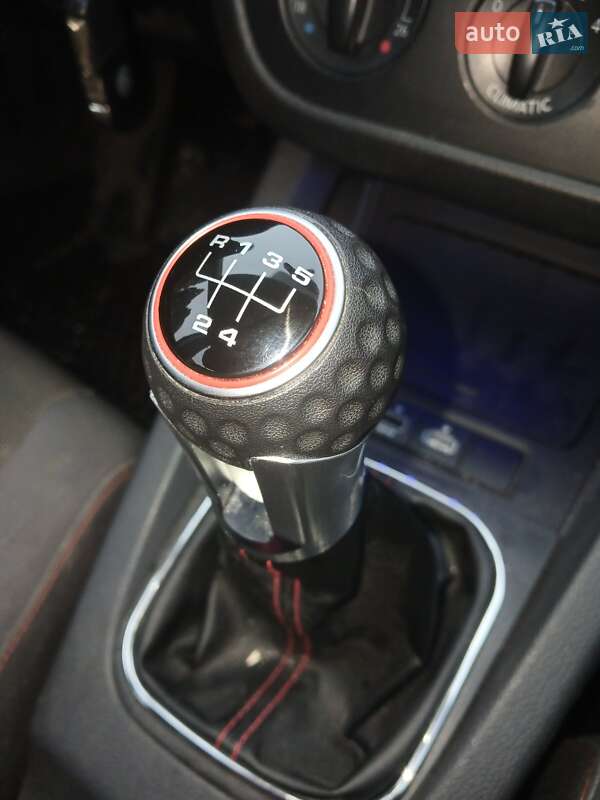 Хетчбек Volkswagen Golf 2006 в Тернополі