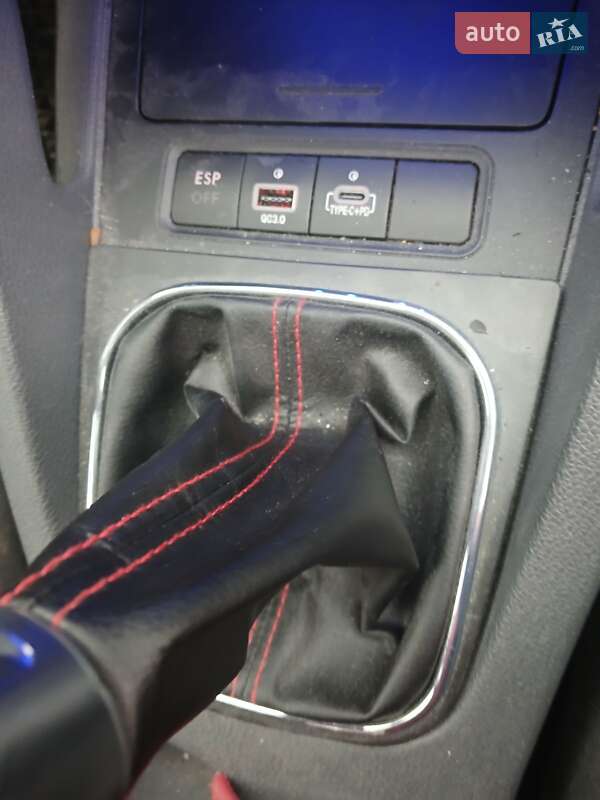 Хетчбек Volkswagen Golf 2006 в Тернополі