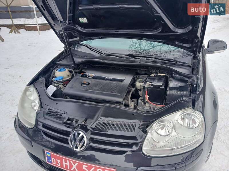 Хетчбек Volkswagen Golf 2006 в Тернополі